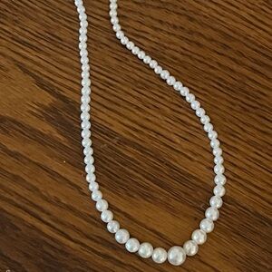 Vintage White faux Pearl Necklace